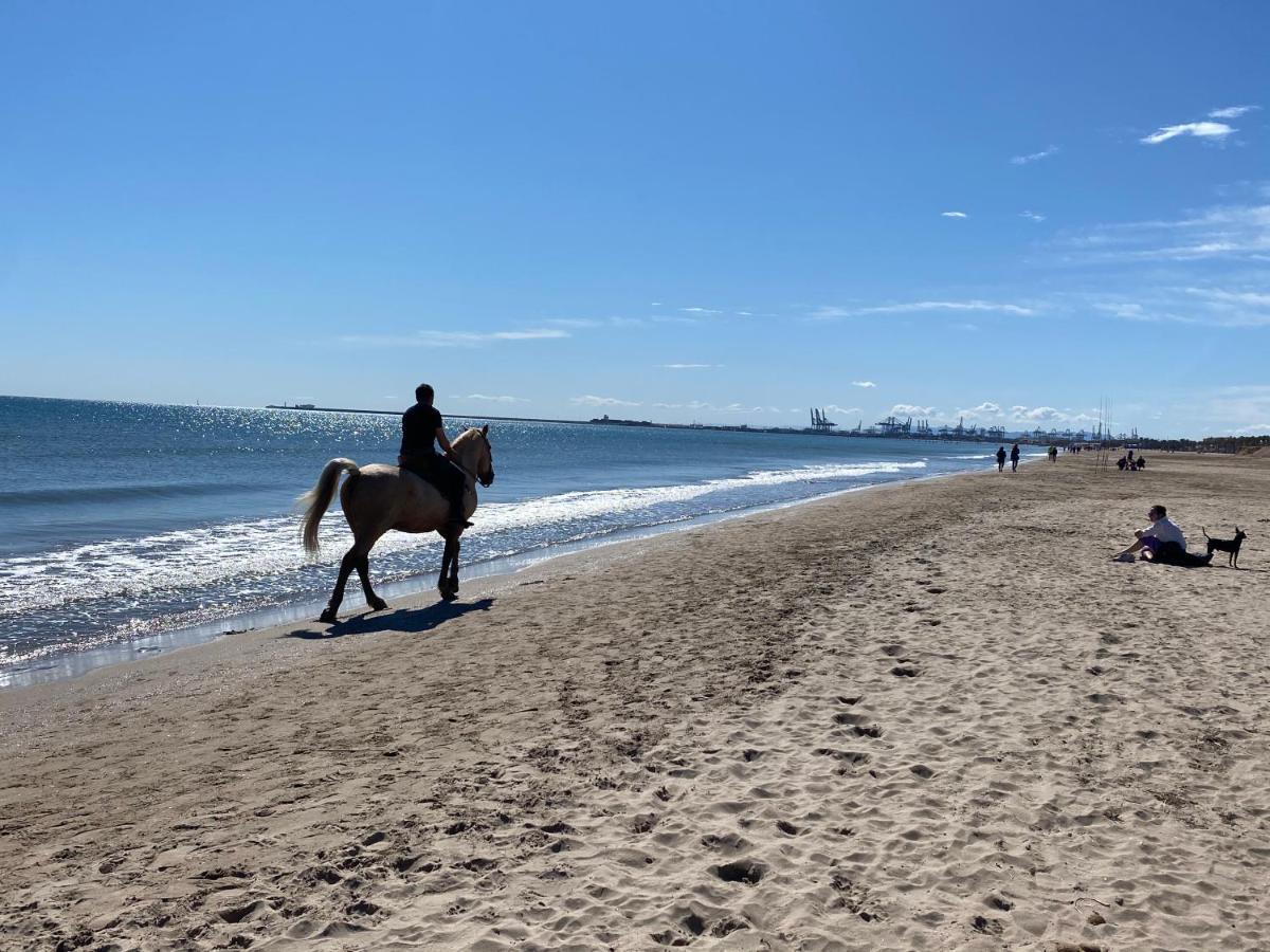 Alojamiento En Primera Linea De Playa Con Wifi Daire Valensiya Dış mekan fotoğraf